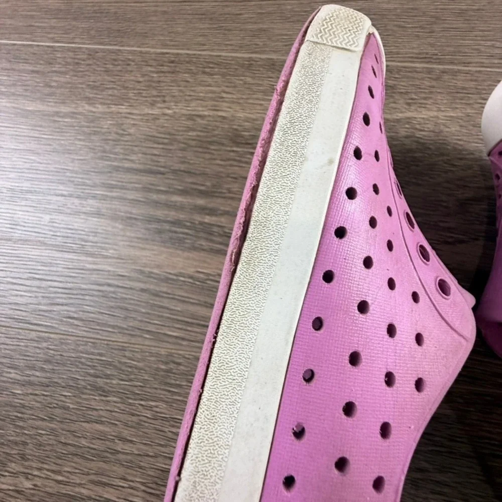 Native Jeffersons Girls Slip On Shoes EVA Pink Size 2 Outdoor Summer Water Shoe
